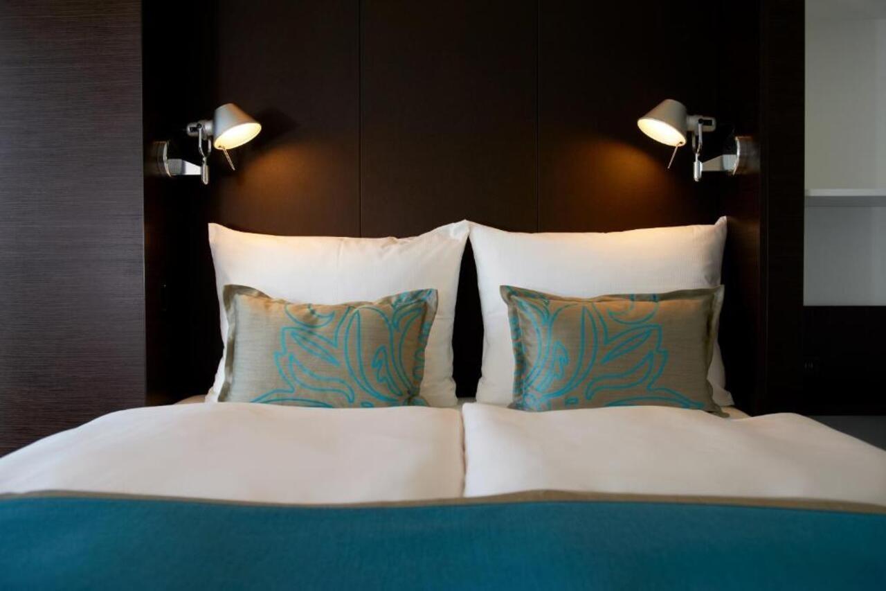 Motel One Amsterdam Exterior photo